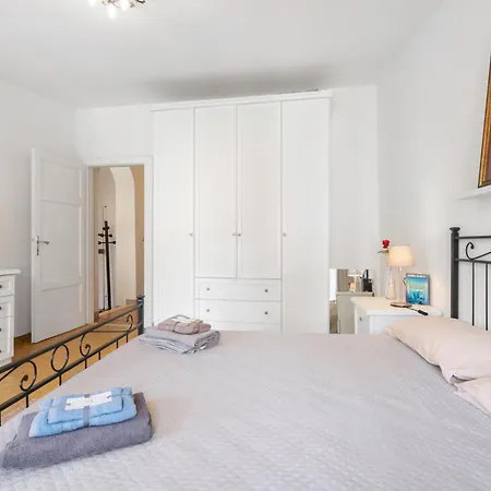 Old Town Apartman *