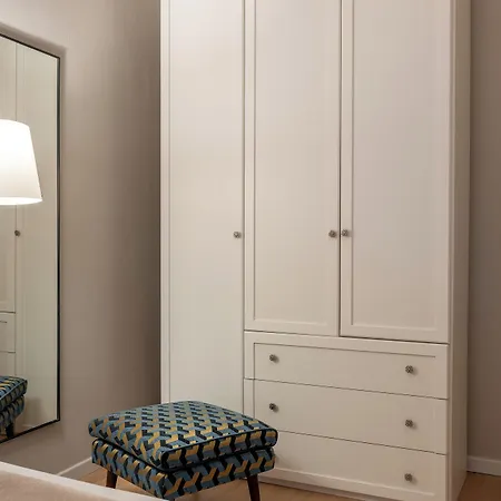 Old Town Apartment *
